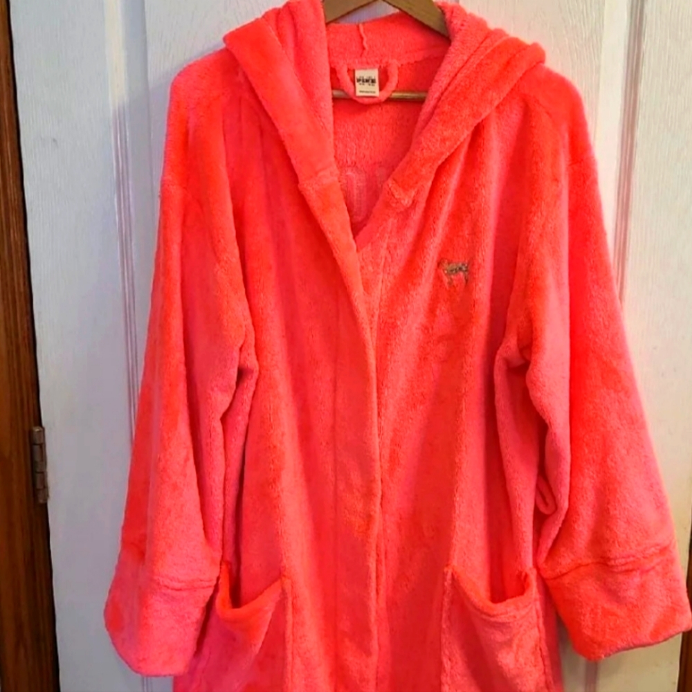 PINK VS robe Neon PINK